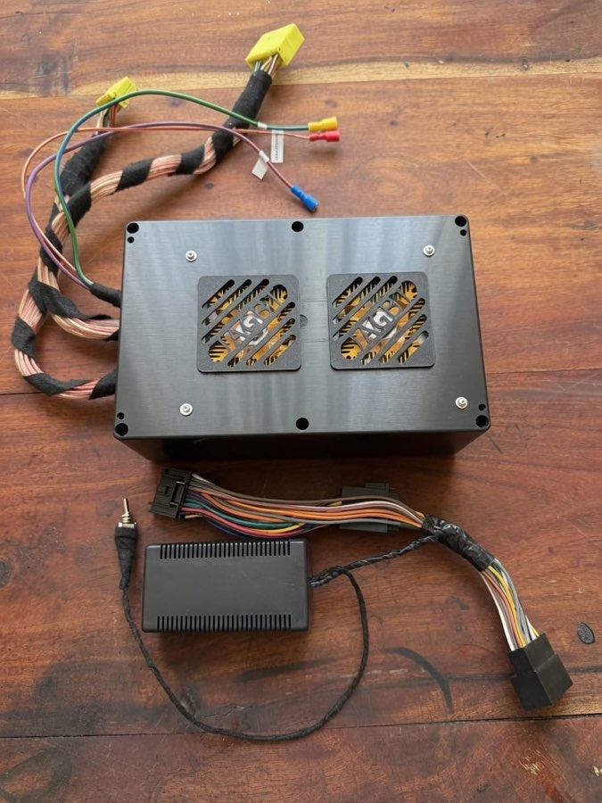 The JagBT 3.0 unit with its wiring loom