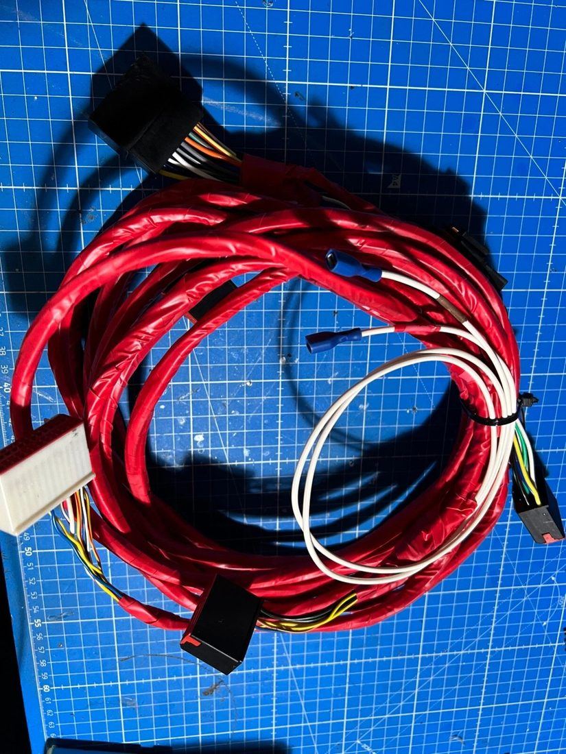 Sat nav retrofit loom