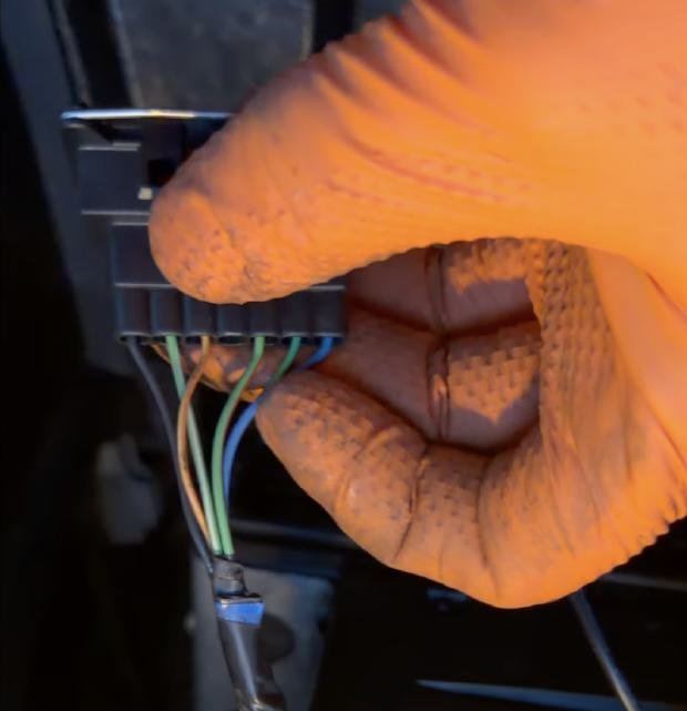 The X-Type rear left light cluster connector and its wires